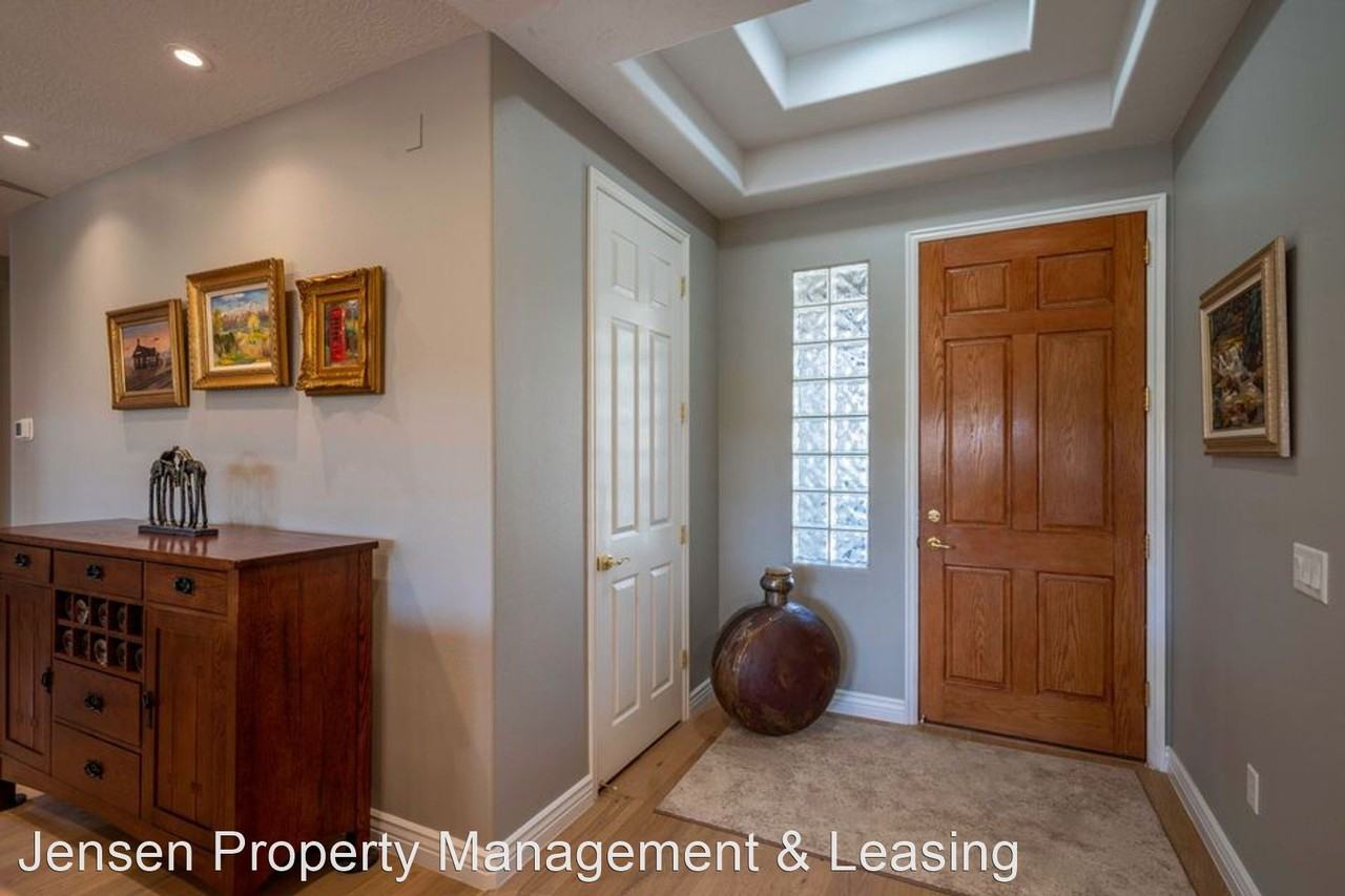 2329 N Prospector Ln - Photo 3 of 50