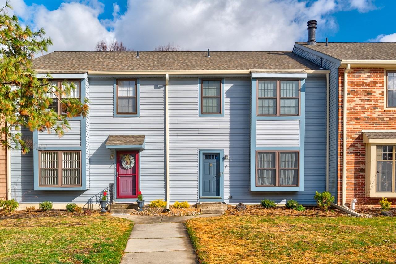 811 Kings Croft - 1 #1 - Photo 2 of 33