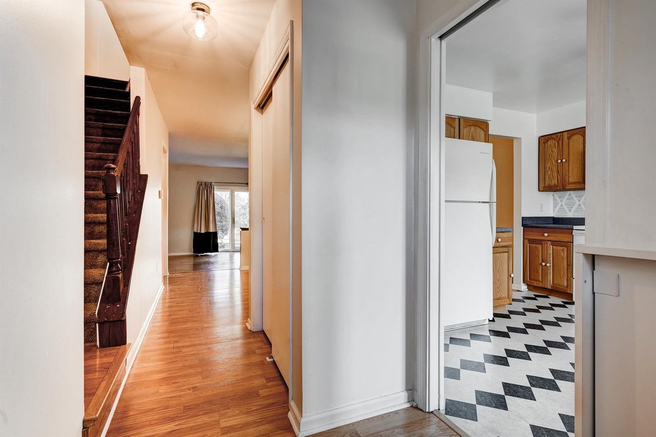 811 Kings Croft - 1 #1 - Photo 6 of 33