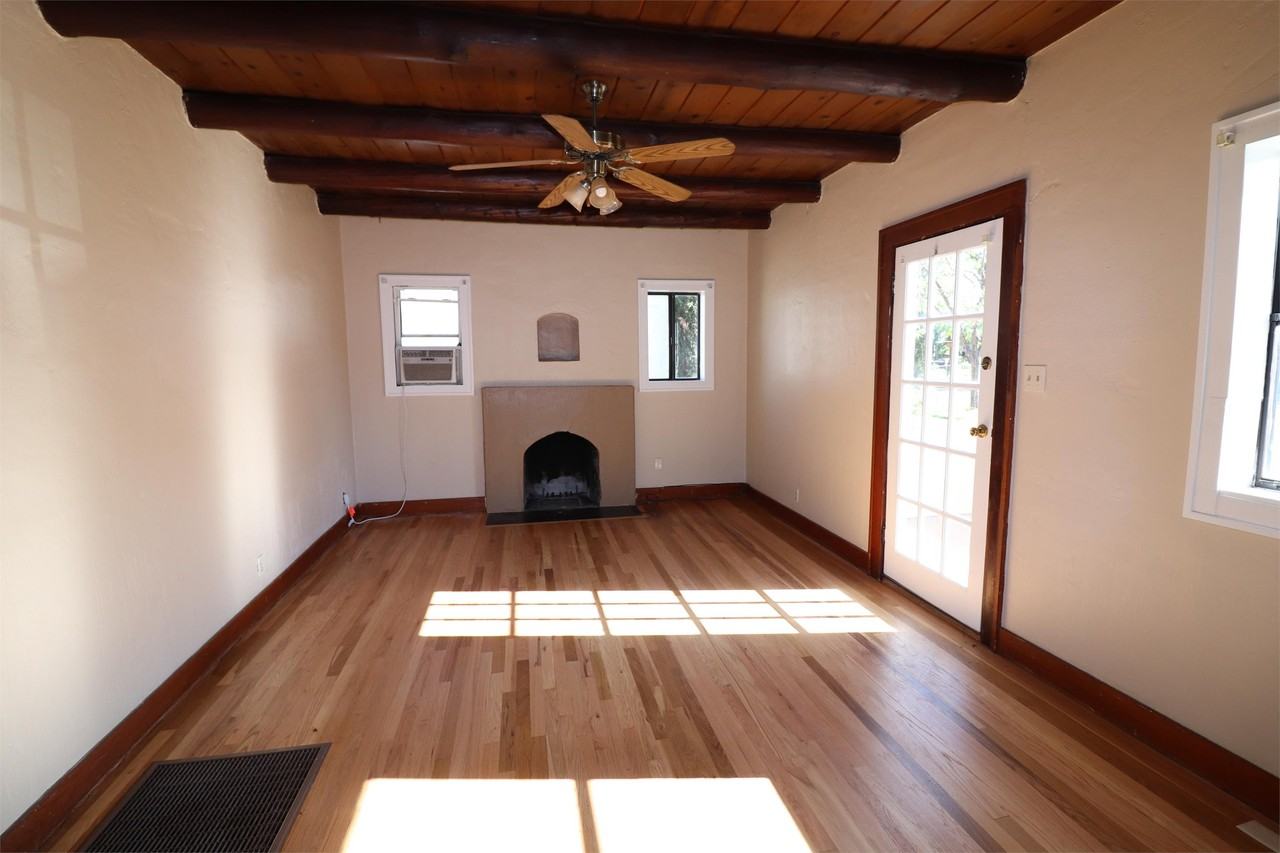 Vassar_407 #1 - Photo 3 of 21