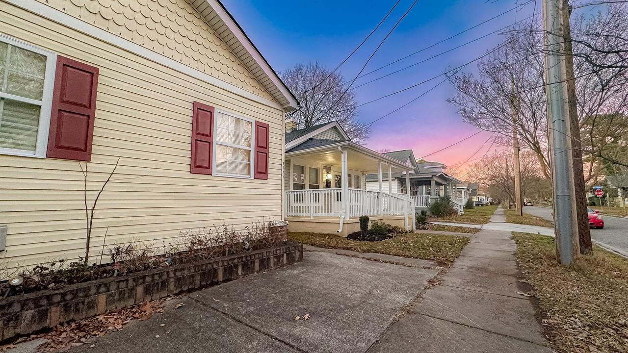3027 Peronne AvenueUnit B #B - Photo 3 of 37