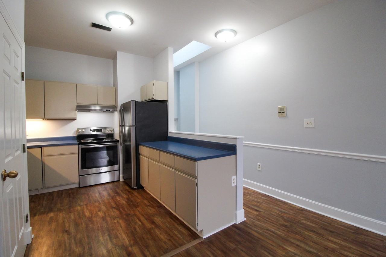 432 Hopkins Street-8 #8 - Photo 3 of 23