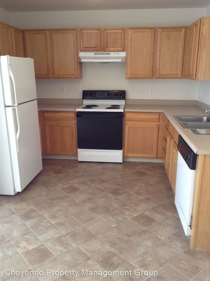 4024 Rockwood Dr - Photo 2 of 9