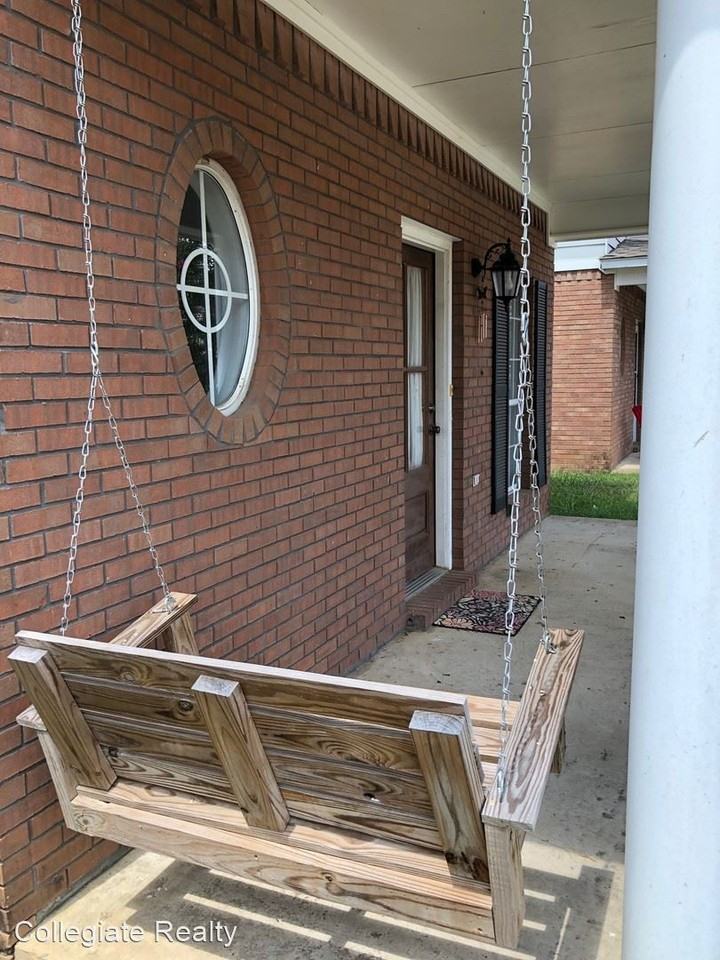 122 Greystone Blvd - Photo 3 of 12