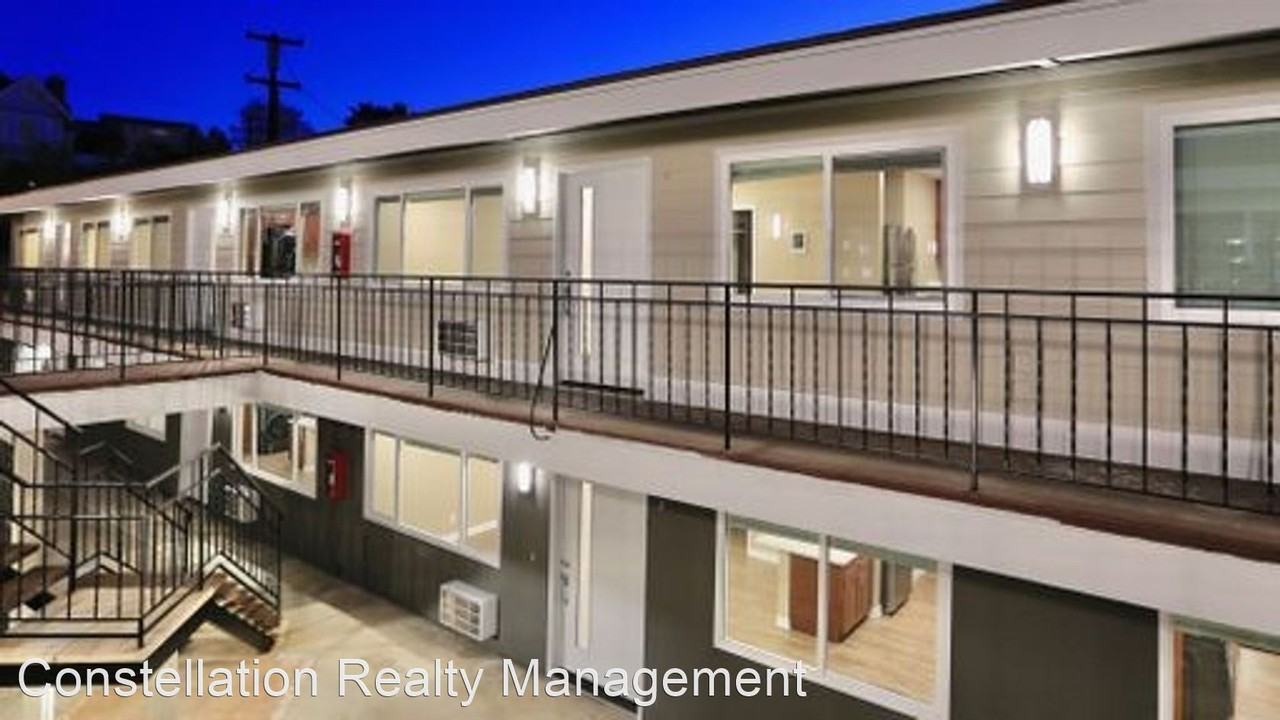 689 Tyrone St - Photo 2 of 14