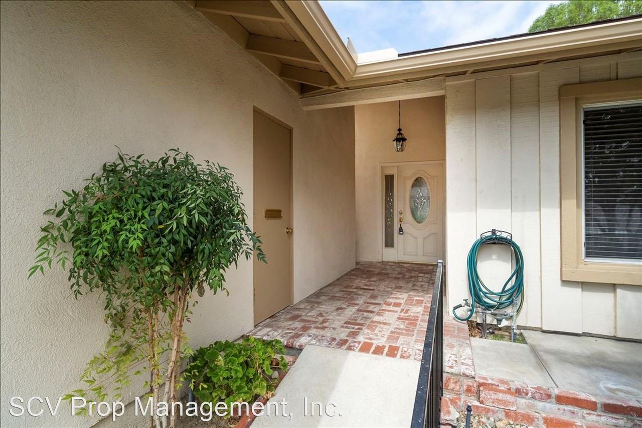 26753 Winsome Cir - Photo 2 of 36