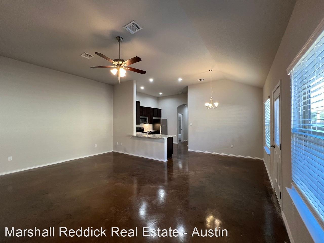 Luxury 3/2 Duplex in Seguin, Texas - Photo 3 of 16
