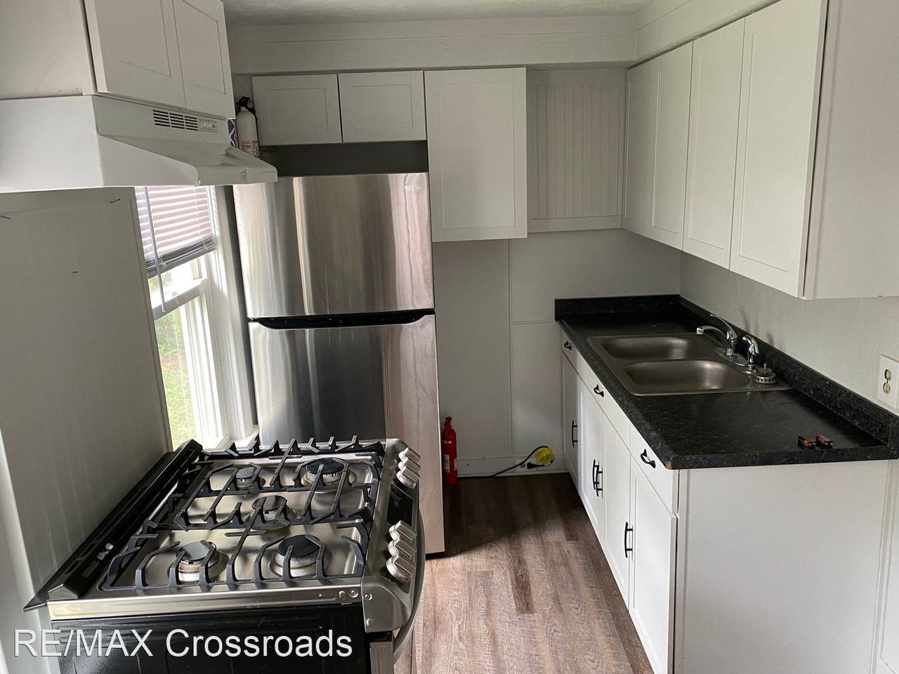 1208 Chestnut St - Photo 2 of 11