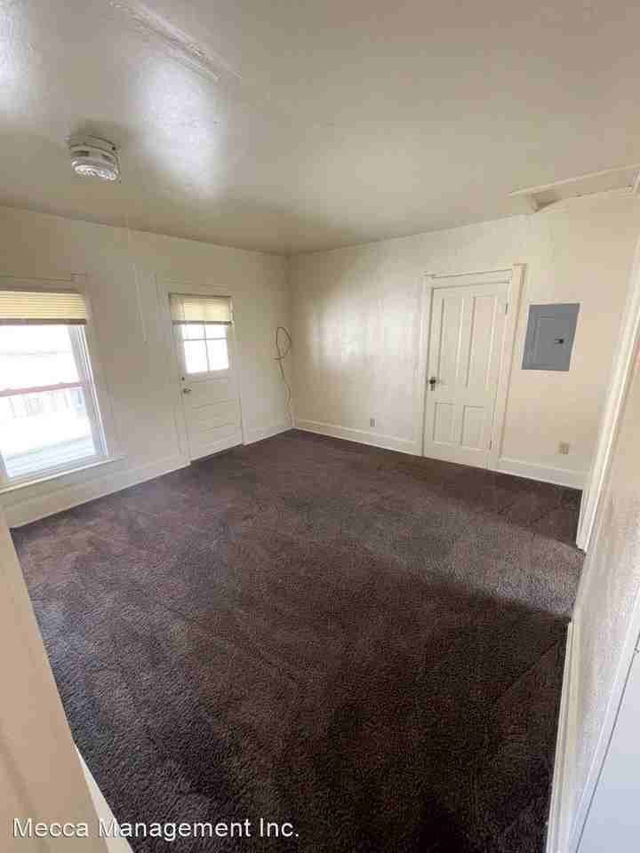 132, 134, 138 E. Court St - Photo 2 of 10