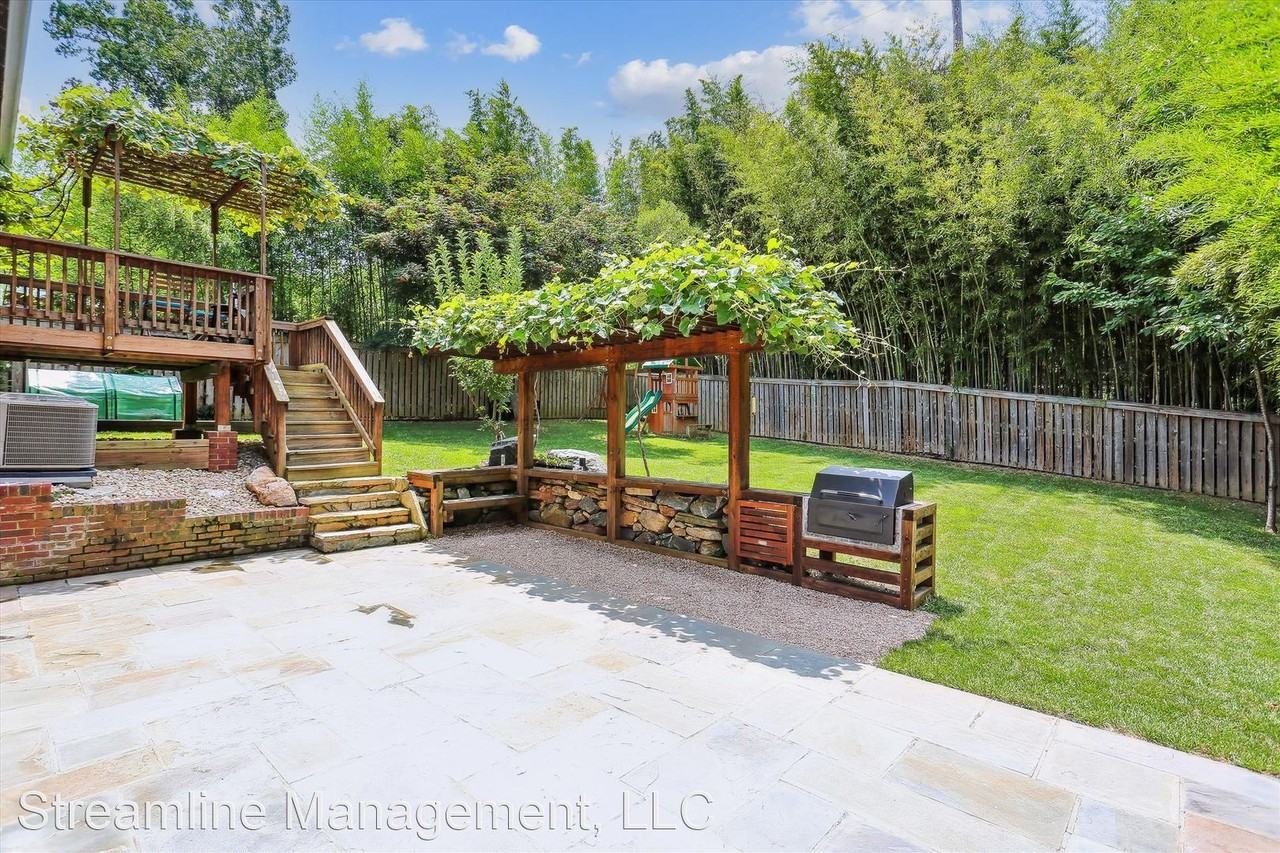 11212 Woodson Ave - Photo 2 of 30