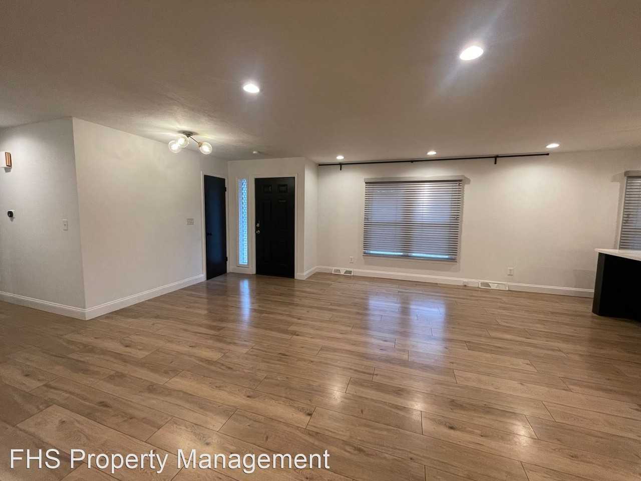 1525 S Charing Rd - Photo 2 of 20