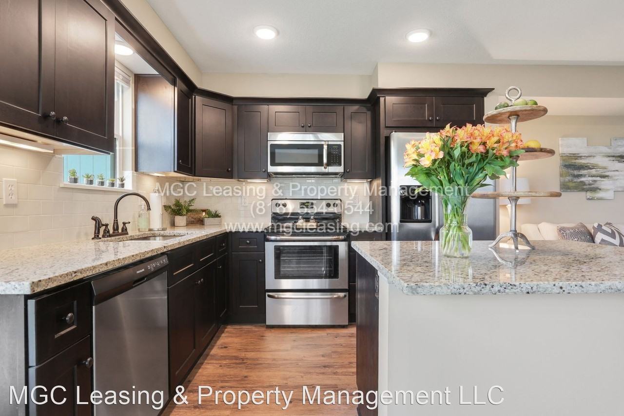 9344-9350 N Main St - Photo 2 of 24