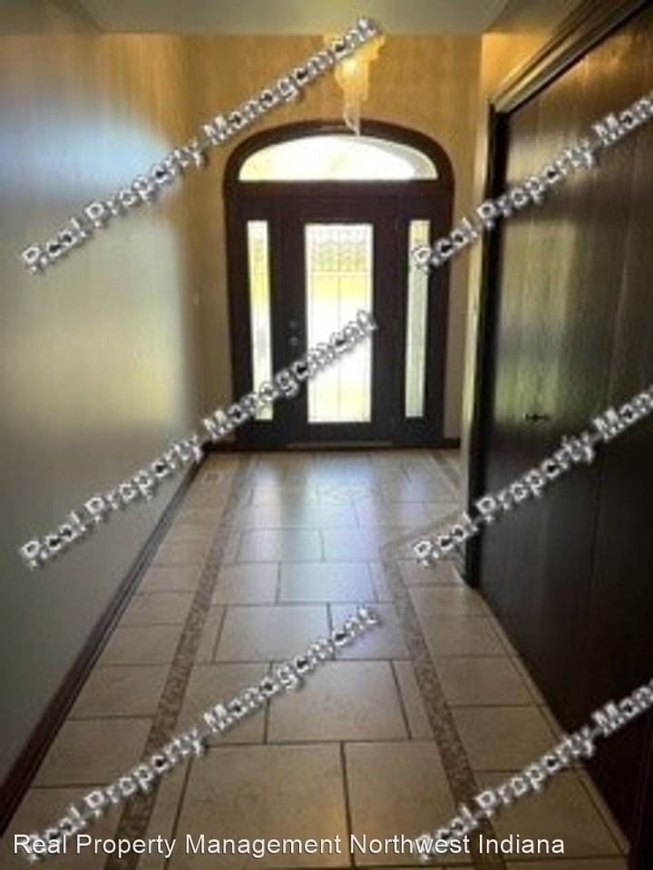 10670 Northcote Dr - Photo 2 of 40