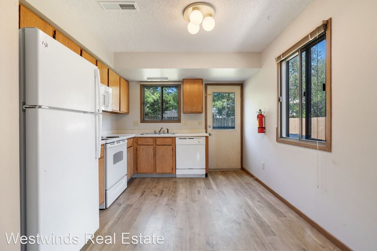 1420 Aber Ave - Photo 2 of 13