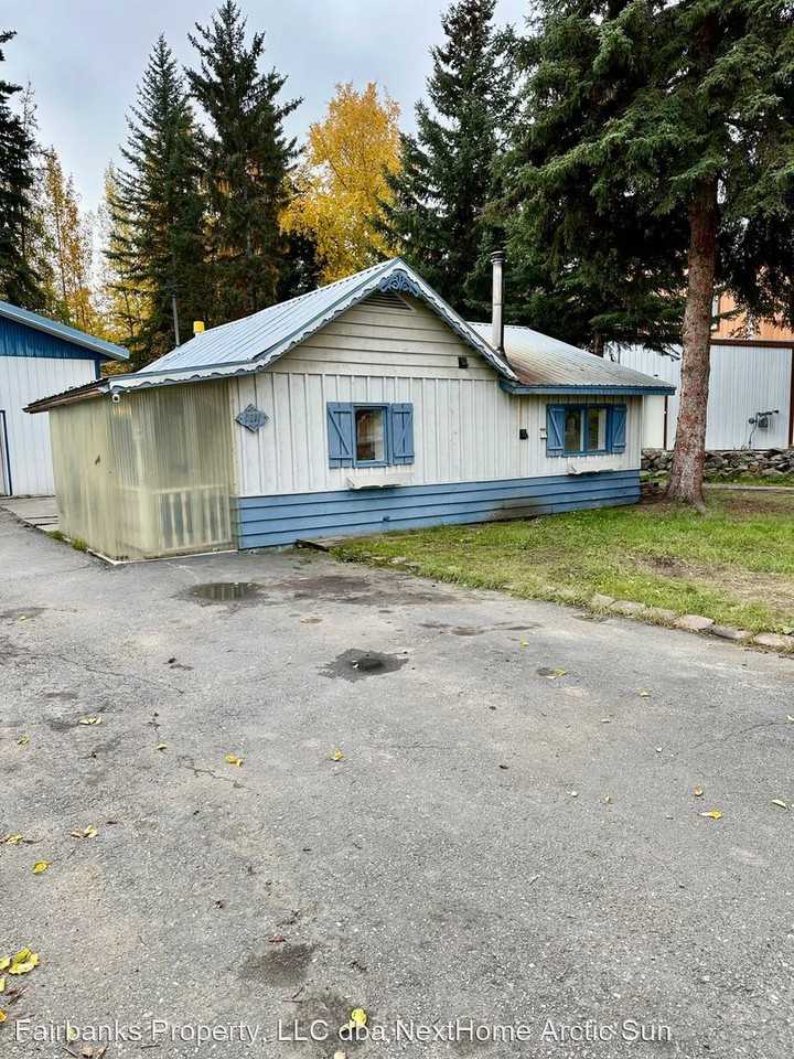 1211 21st Ave - Photo 2 of 14