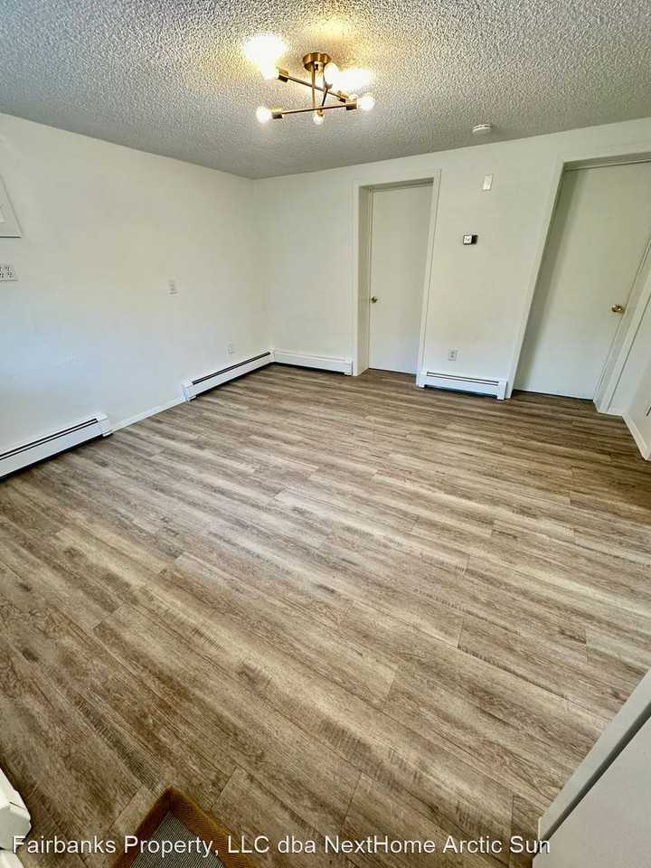 1211 21st Ave - Photo 3 of 14