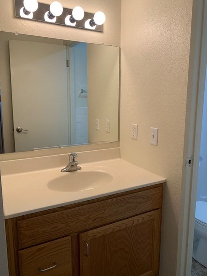 Bluffview Apartments - Photo 6 of 50