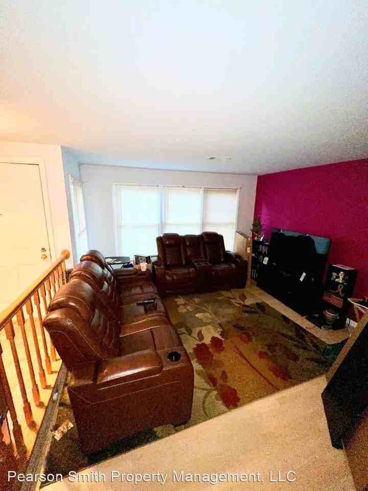 4037 Chetham Way - Photo 3 of 10