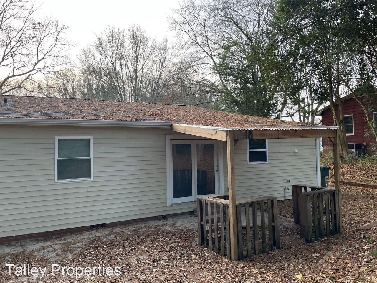 1141 Green Circle Dr - Photo 3 of 10