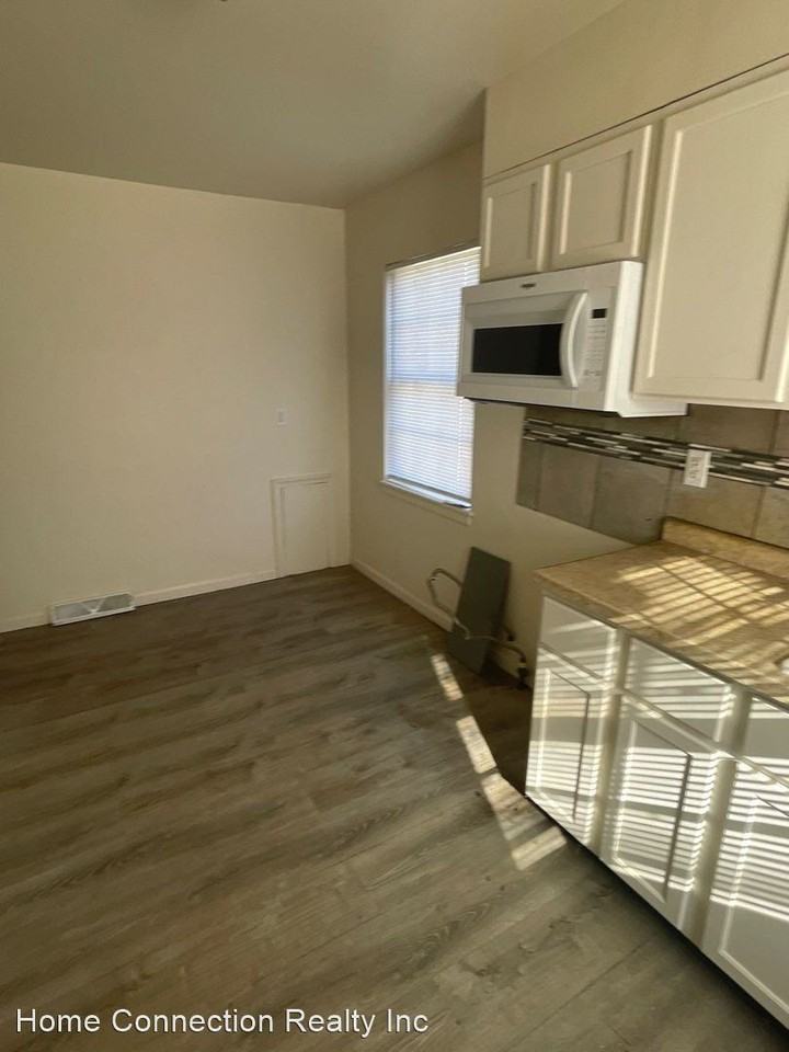 261 Arthur St - Photo 2 of 3