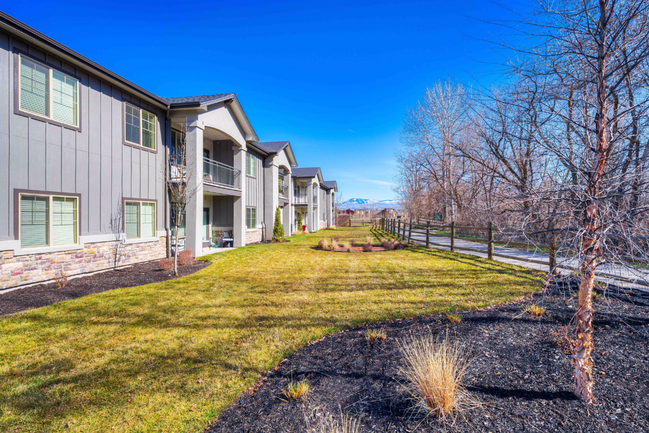 Eagle River Apartments - Photo 3 of 12