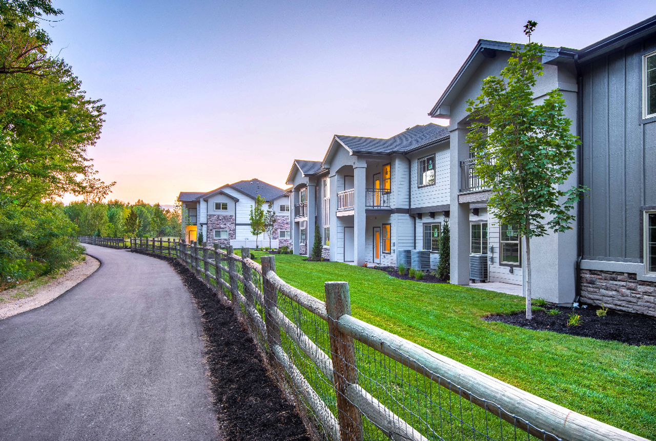 Eagle River Apartments - Photo 4 of 12