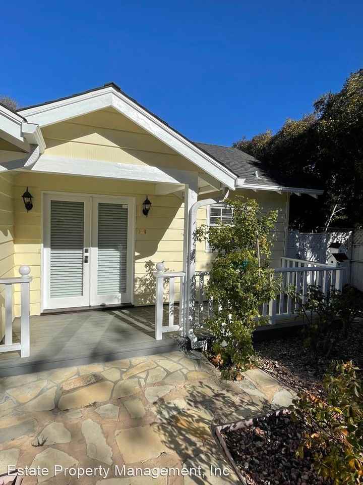 3501 Sagunto St - Photo 3 of 14