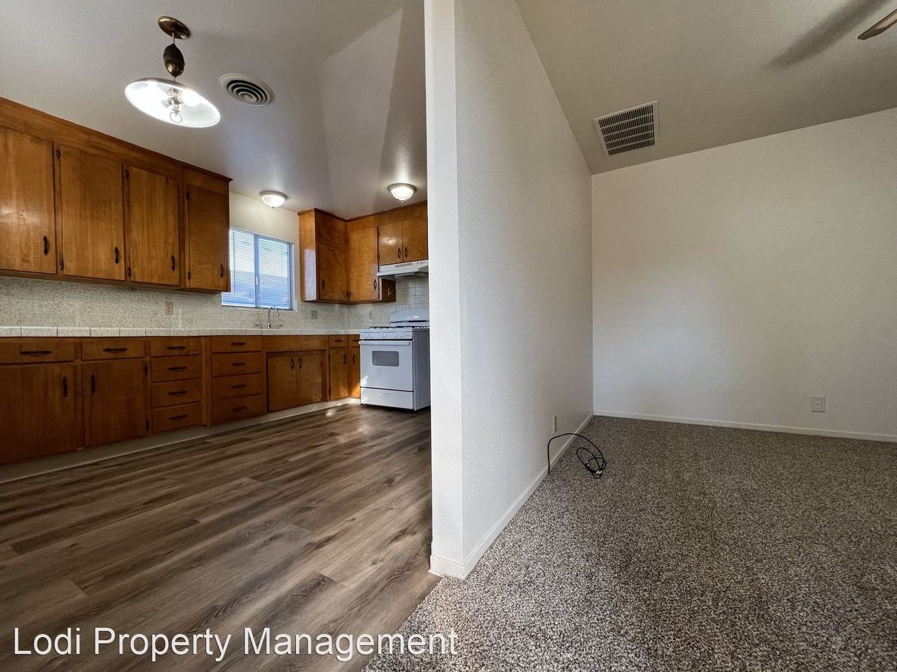 961 E Augusta St - Photo 2 of 18