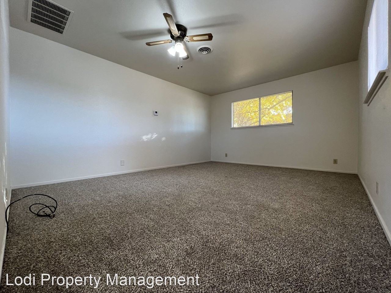 961 E Augusta St - Photo 3 of 18