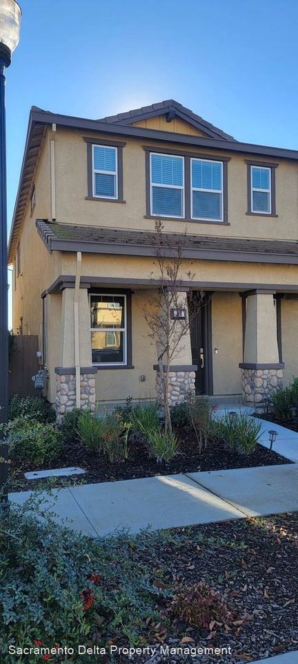 20 Baffin Bay Ct - Photo 2 of 23