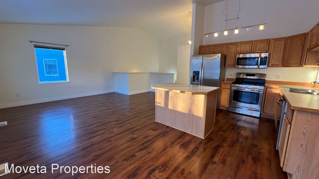 9751 Morningside Loop - Photo 3 of 20