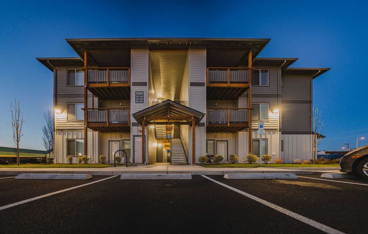 Howard Commons - Photo 2 of 34