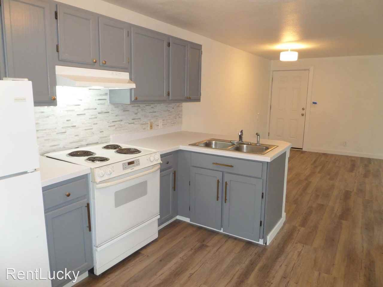 6521 35th Ave Sw #A - Photo 2 of 13