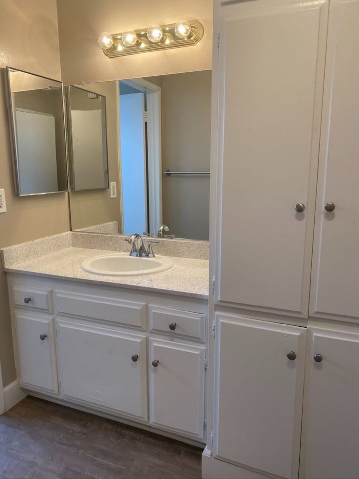 El Presidio Apartments - Photo 7 of 17