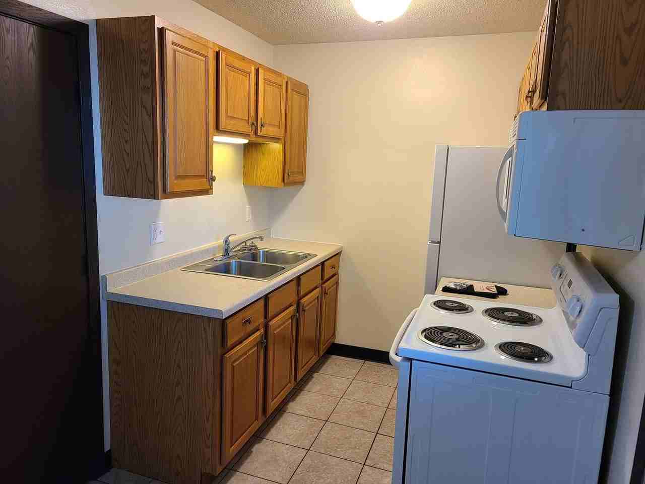 Quincy Court Apartments - Photo 4 of 26