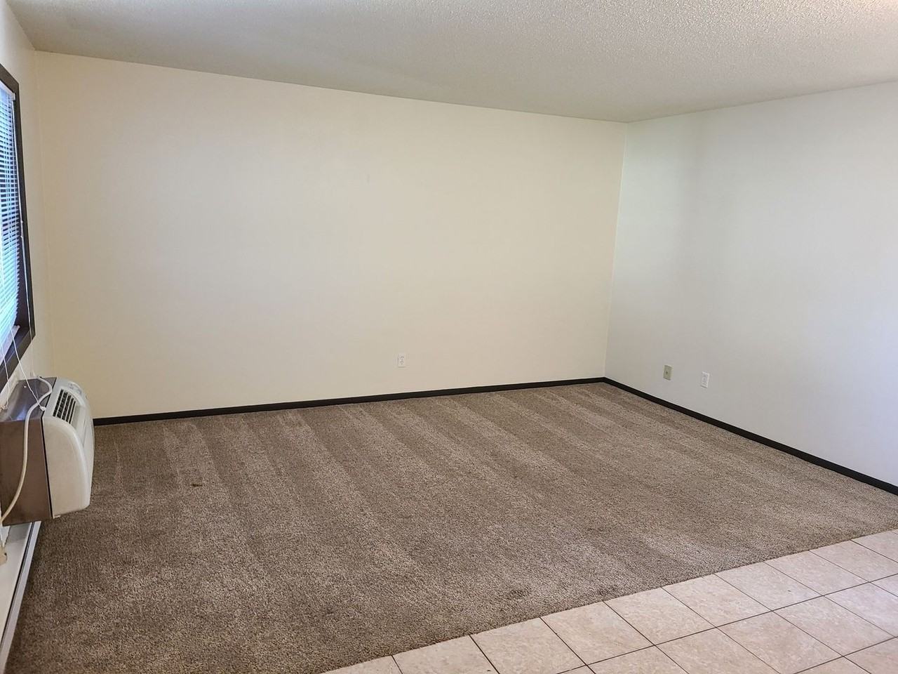 Quincy Court Apartments - Photo 7 of 26