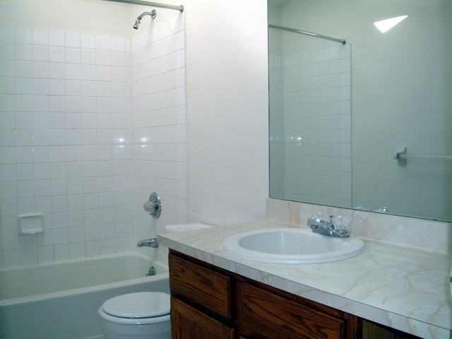 Two Bedroom Townhouses in Quiet Setting - Photo 5 of 19