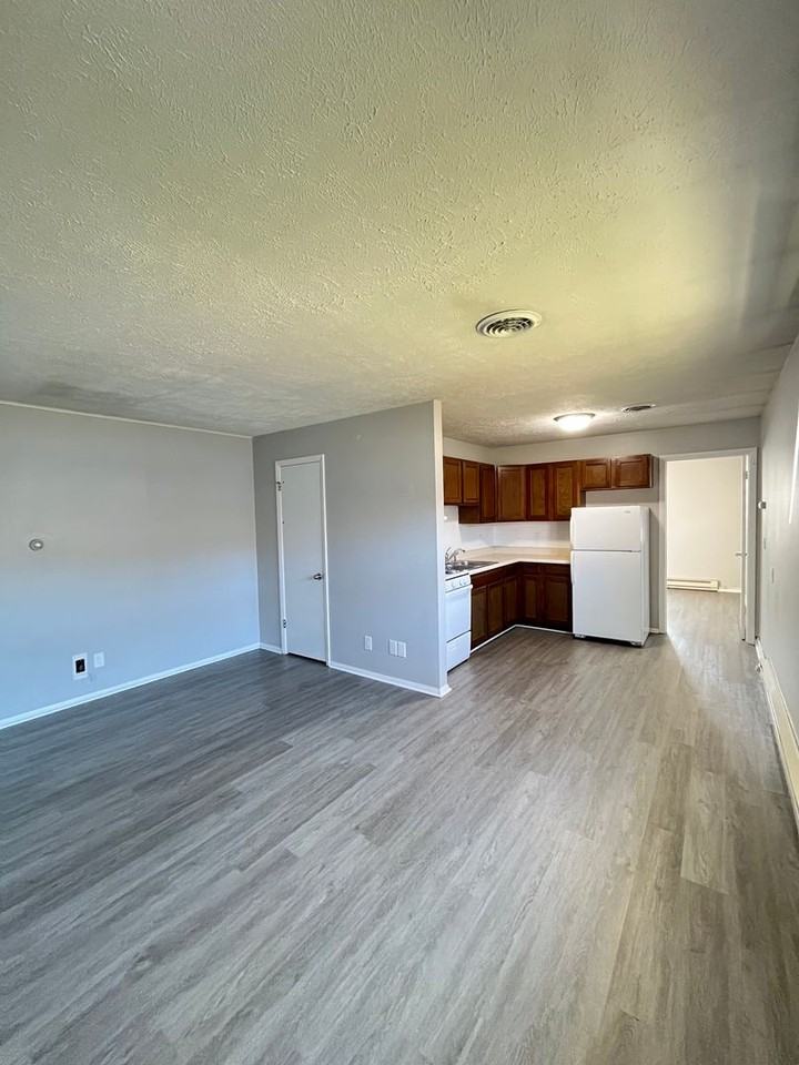 2111 Todd Dr - Photo 4 of 10