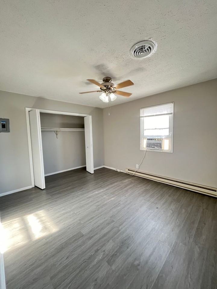 2111 Todd Dr - Photo 6 of 8