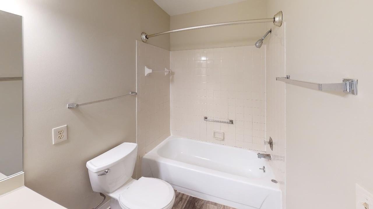 North Pointe Apartments - Photo 6 of 37