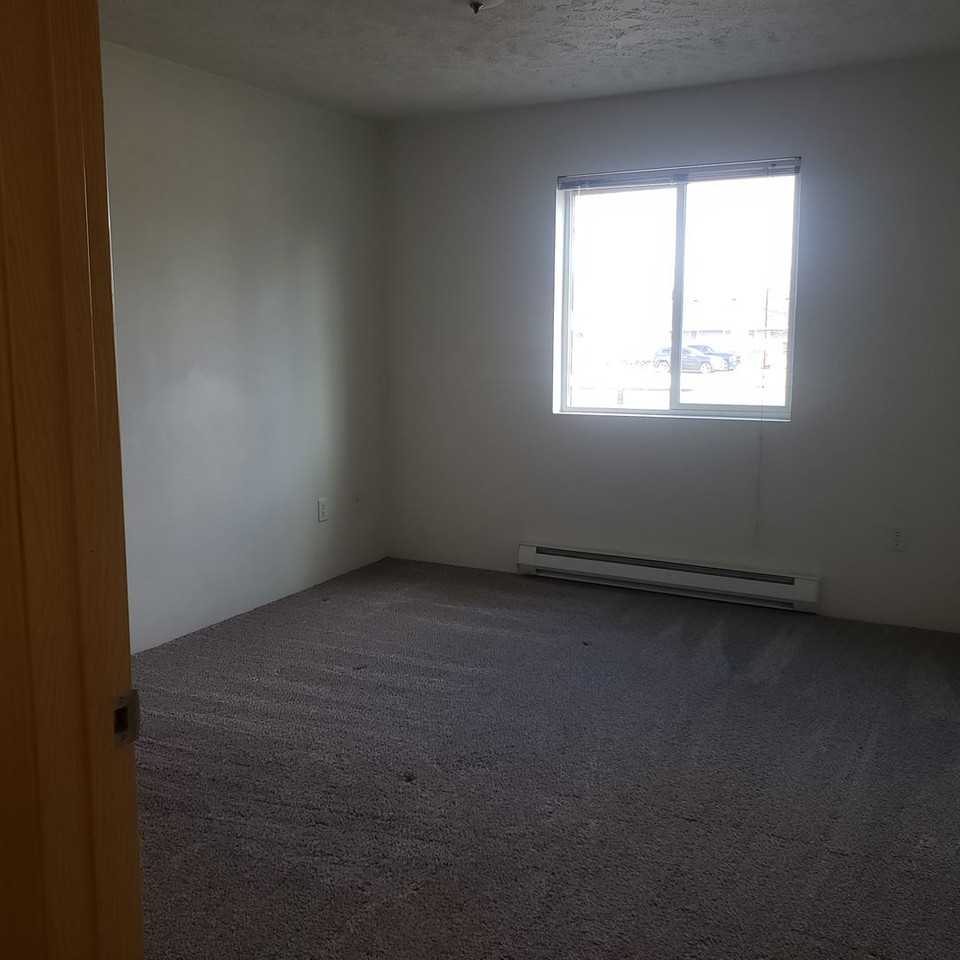 Deerfield - Photo 5 of 38