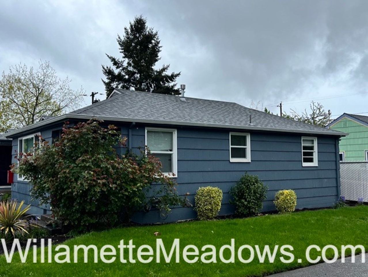 683 Catterlin St Ne - Photo 3 of 24