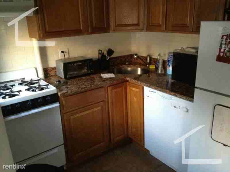 204 Hemenway St - Photo 3 of 12
