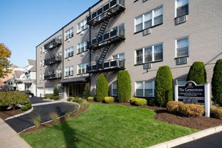 The Cornerstone: Heat, Gas, Hot & Cold Water Included, Elevator, Cat & Dog Friendly - Photo 1 of 1