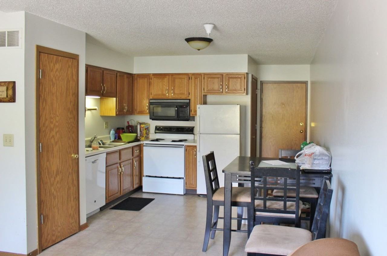 725 S. Clinton Street - Photo 6 of 34