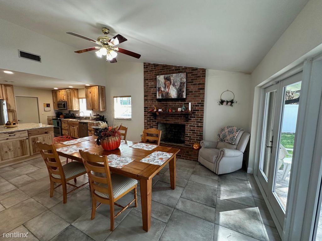 2518 Ranch House Rd - Photo 3 of 21
