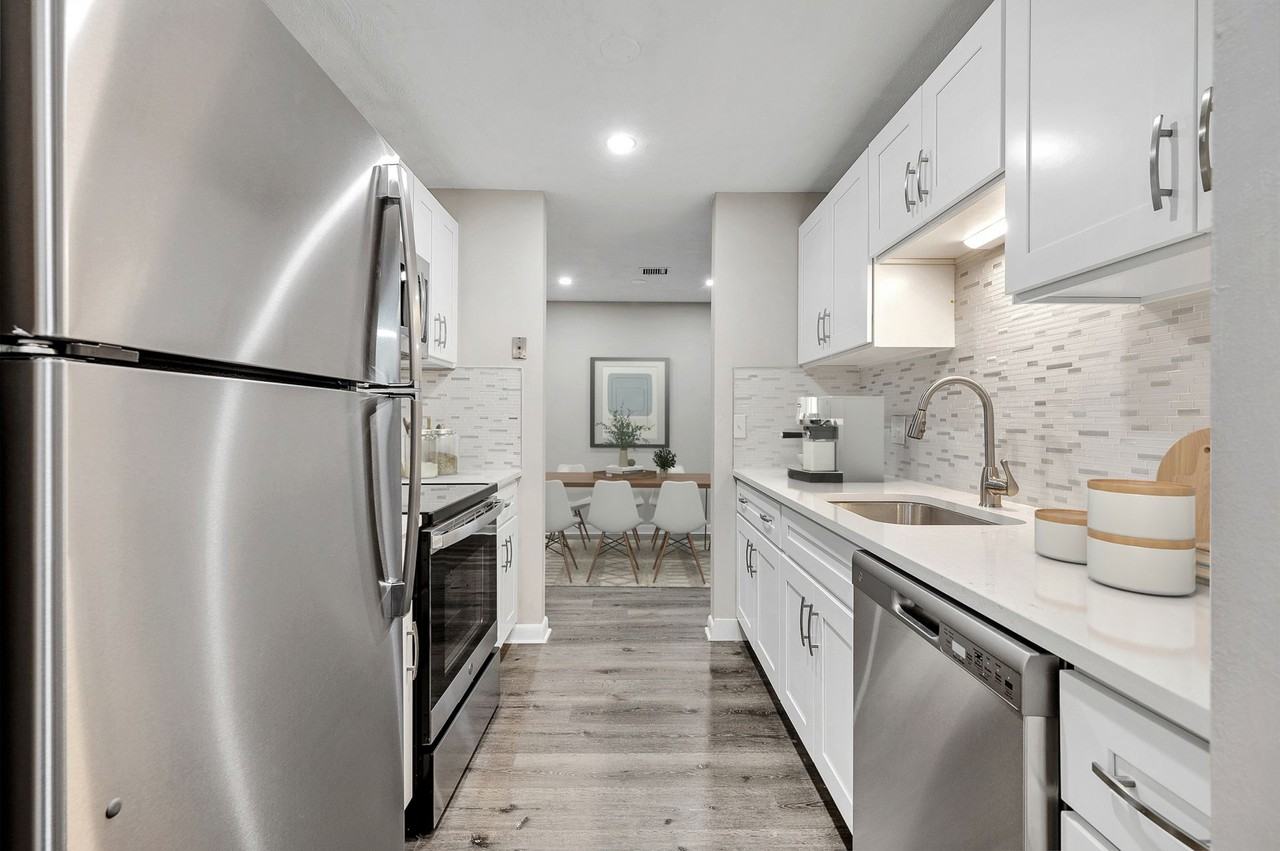 Tatnuck Square Apartments Worcester - Photo 7 of 26