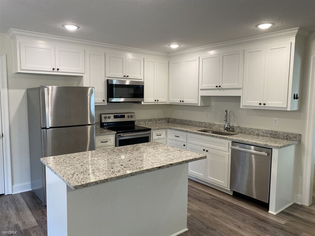 101 Williams St - Photo 3 of 12