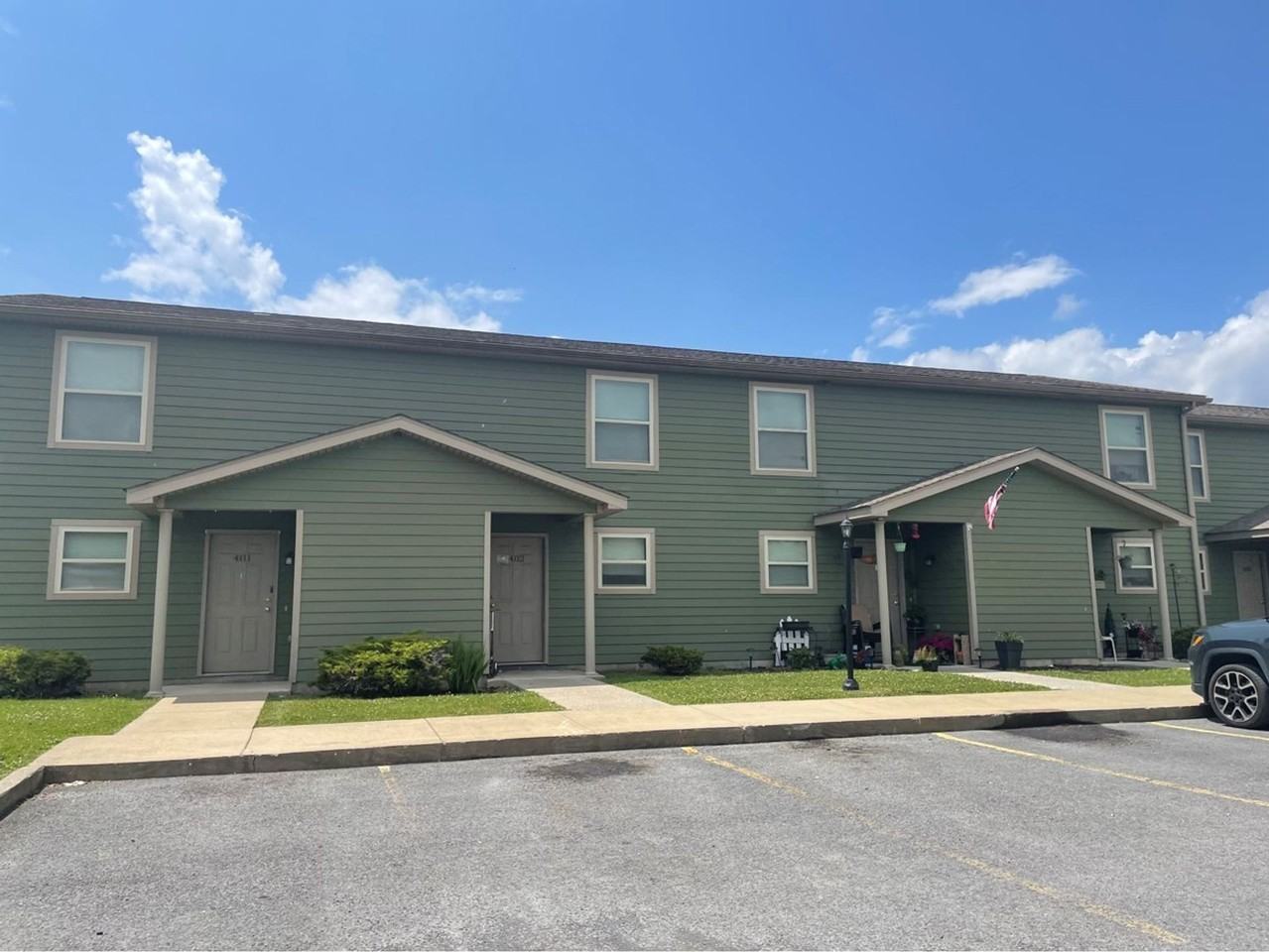 102 Alexandria Dr - Photo 2 of 3