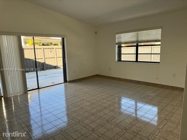 703 Sw 100th Court Cir - Photo 2 of 14